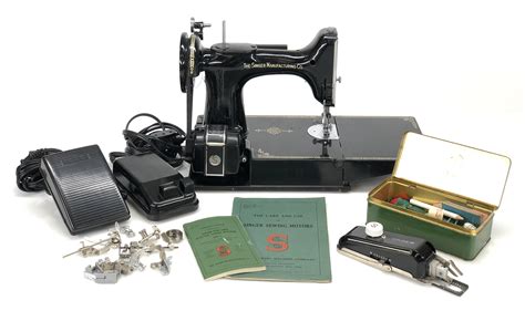 Bid Now 1948 SINGER 221 1 FEATHERWEIGHT PORTABLE SEWING MACHINE