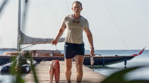 Daniel Craig Workout: The Military Fitness Regimen For 'No Time To Die'