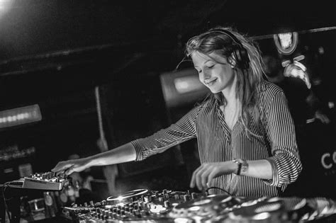 Charlotte De Witte Presenta Su Nuevo Ep Rave On Time Loud Cave