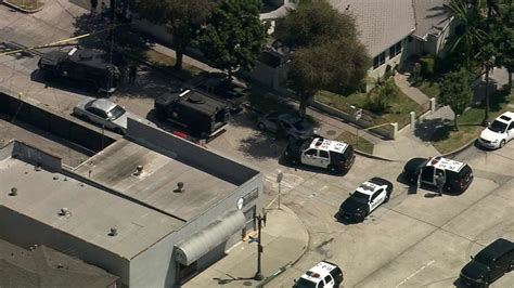 Carjacking Suspect In Custody Following South Gate Barricade Abc7 Los