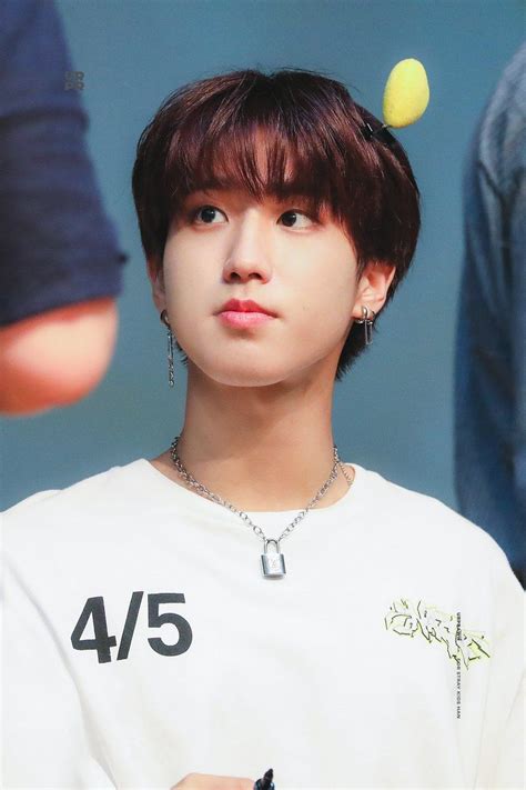 Stray Kids Han Jisung Rapazes Bonitos Artista Musical Esquilo Bebê