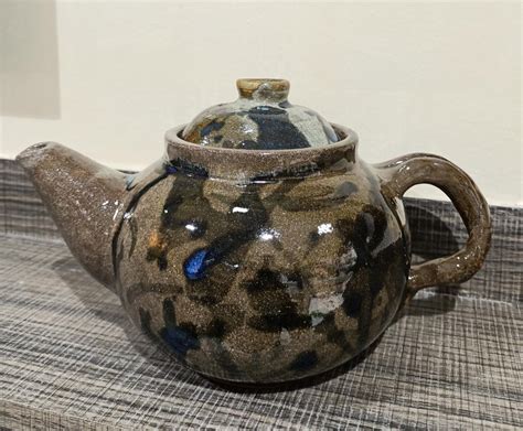 Ceramic tea pot