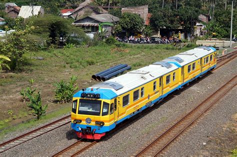 Double Minions Kereta Api Inspeksi Kelud Relasi CN MN Kp Flickr