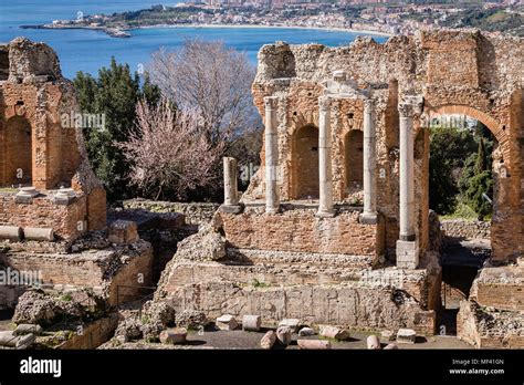 Ruine du théâtre antique taormina Banque de photographies et dimages à