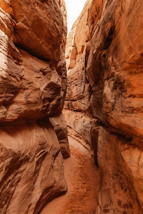 White Domes Trail Unique Hike In The Valley Of Fire State Park