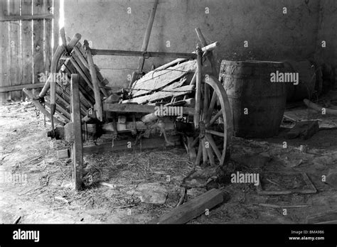 Old Cart Hi Res Stock Photography And Images Alamy