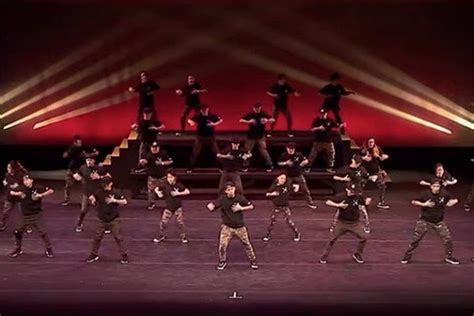 Amazing Dance Routine to 'Turn Down for What'