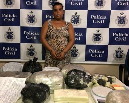 Mulher acusada de tráfico de drogas é presa durante operação policial