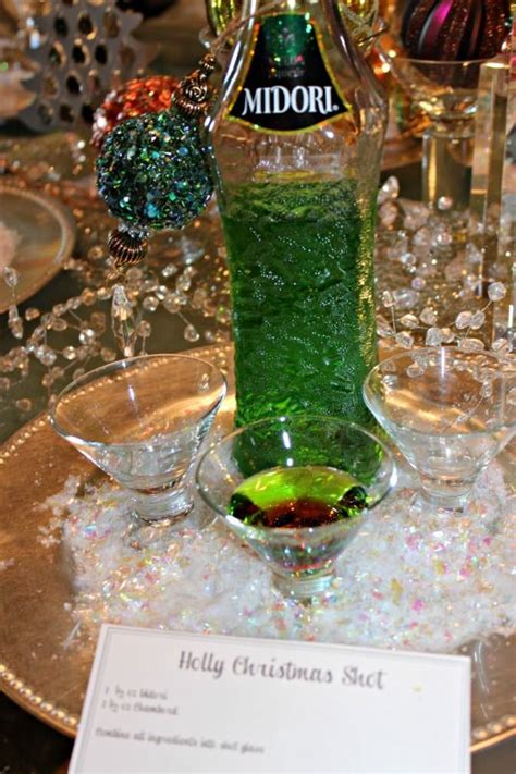 Holly Christmas Shot 1 12 Oz Of Midori 1 12 Oz Of Chambord Christmas