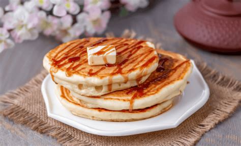 Receta de hot cakes esponjosos y dorados fácil de hacer