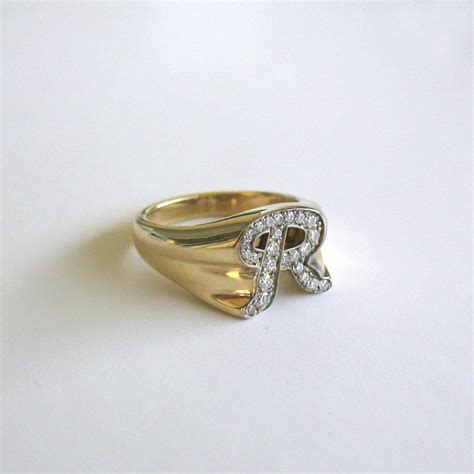 Gold Monogram Signet Ring | IQS Executive