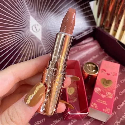 Charlotte Tilbury K I S S I N G Lipstick G Nude Romance