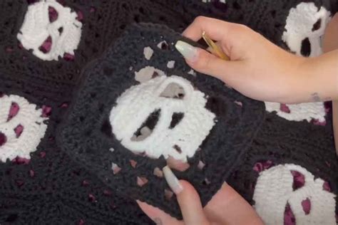 How To Make A Crochet Skull Granny Square