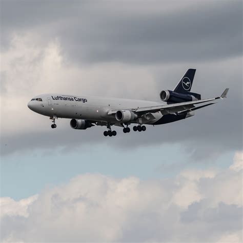 Jubila Lufthansa Sus Md 11 De Carga Aviación 21