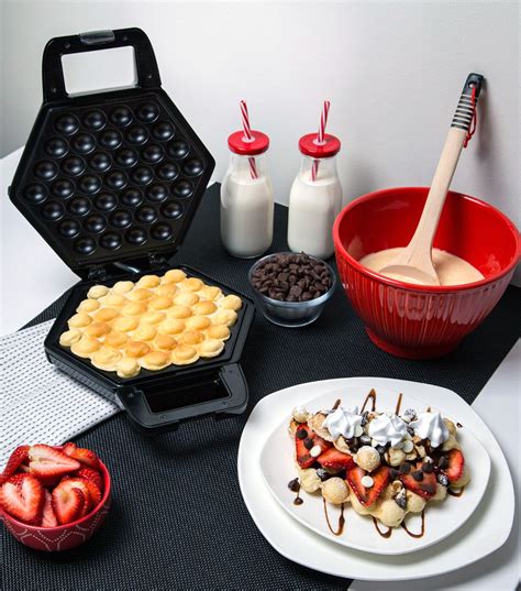 Cucina Pro Bubble Waffler Creates Hong Kong Style Eggette Waffles