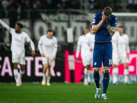 Der Meister Hat Aufgrund Des Schnee Chaos Einen Spielfreien Samstag