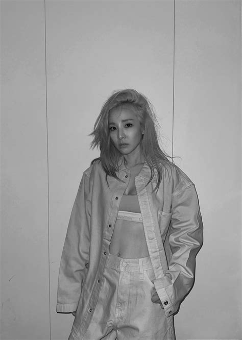 Viral Takes On Twitter 2NE1 S Dara Shares Pictures In BLACKPINK