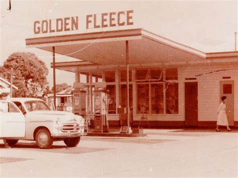 Golden Fleece Service Station At Mackay Qld Old Gas Stations