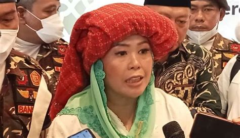 Namanya Mencuat Jadi Cawapres Anies Yenny Wahid Heran Emangnya Anies