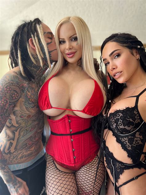 TW Pornstars Sabrina Sabrok Twitter Threesome Con Johannacelest Y