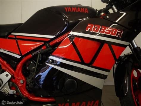 YAMAHA RD350 YPVS LC 1985 Black Red