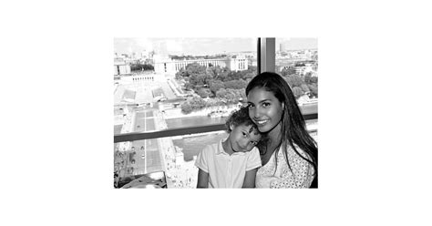 Chlo Mortaud Et Son Fils Matis La Tour Eiffel Le Juin