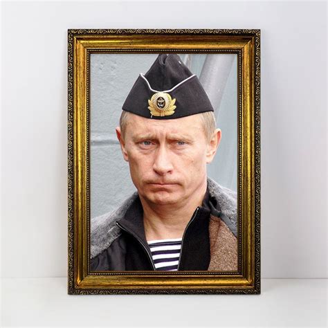 Портрет Владимира Путина на холсте в багетной рамке под золото / А-3 ...
