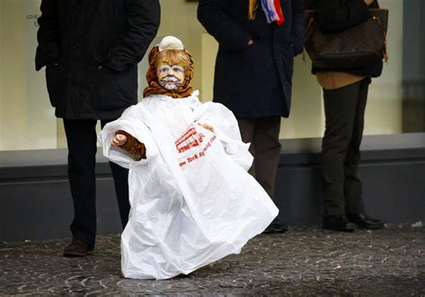 Maltempo Germania annullata la sfilata di Carnevale a Düsseldorf e