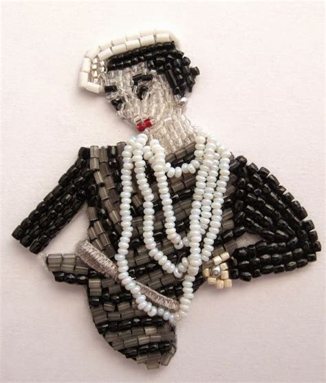 marianne batlle Art perle Art lié aux perles Broche chanel