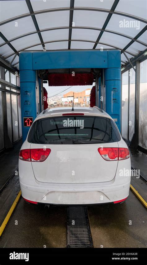 Automatic Car Wash Rollers Hi Res Stock Photography And Images Alamy