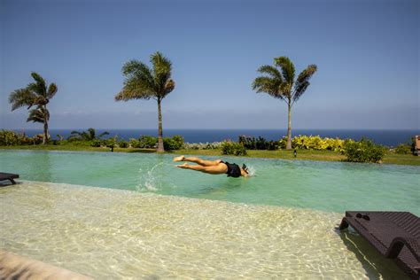 THE ISLAND GUIDE TO SINT EUSTATIUS - Wander-Lust