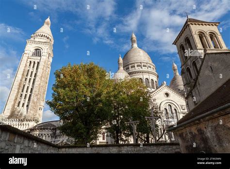 Basilique Du Sacr C Ur De Montmartre And Glise Saint Pierre De