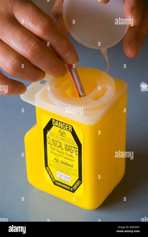 Clinical sharps disposal hi-res stock photography and images - Alamy