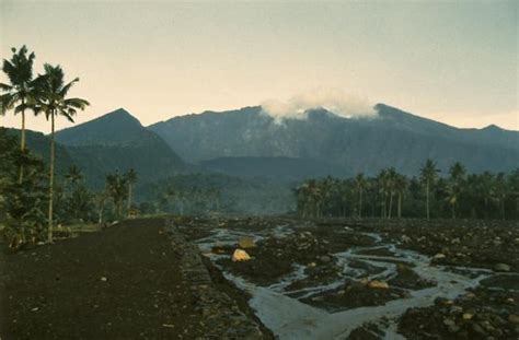 SMPN SATAP 3 CIGALONTANG: GUNUNG GALUNGGUNG