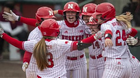 Huskers Earns No 2 Seed For Big Ten Softball Tournament Kbear Country