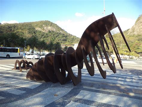 Escultura A Baleia Do Leme Rio De Janeiro