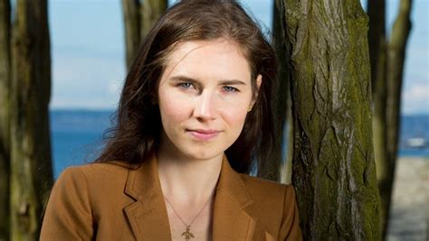 Amanda Knox Engaged Boyfriend Christopher Robinsons Nerdy Proposal