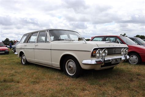 Ford Zephyr Executive Farnham Estate Sbk J Car Ford Zep Flickr