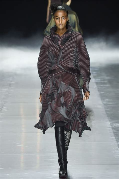 17 Best images about Issey Miyake on Pinterest | Irving penn ...
