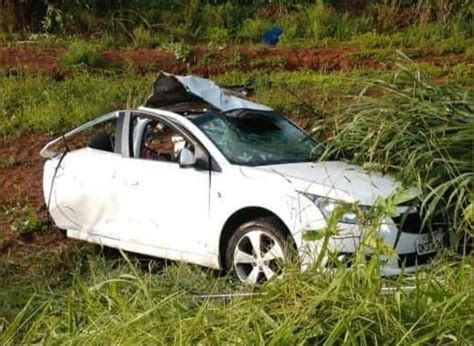 Motorista morre após carro aquaplanar e atingir caminhão próximo a