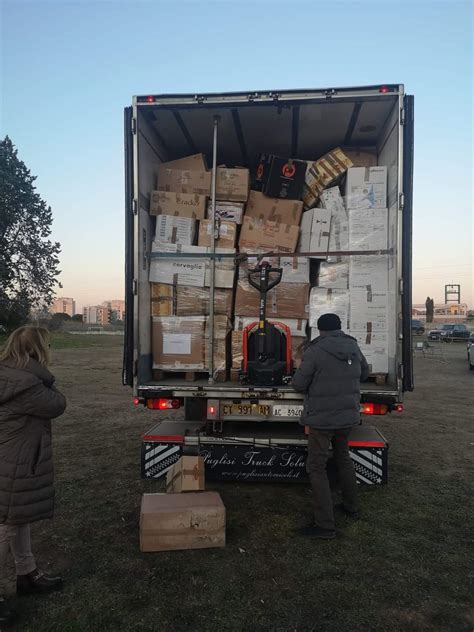 Dall Etna Un Tir Carico Di Aiuti Per L Ucraina Raccolti Nelle Chiese Di