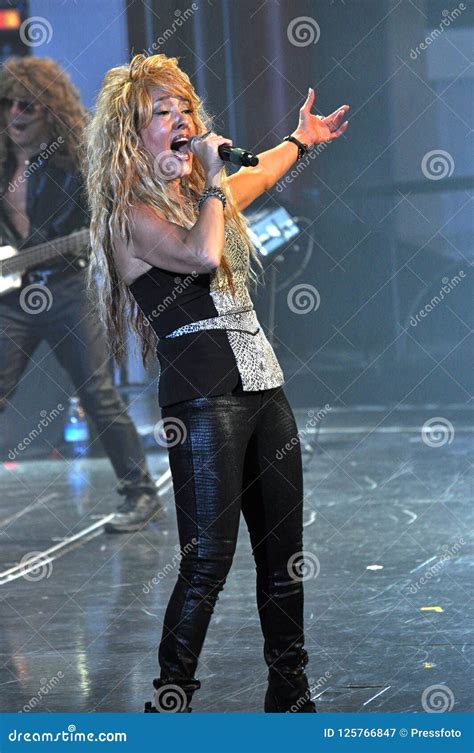 Rockstar Female Singer Performing a Show Editorial Photography - Image ...