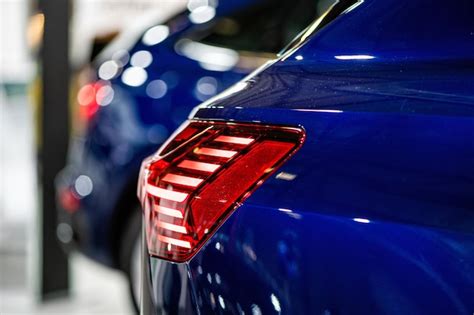 Close De Uma Luz Traseira Led Vermelha Em Um Carro Moderno Detalhe Na