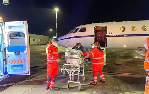 Volo aereo salva la vita ad un neonato arrivato al Bambin Gesù da