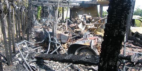 Gironde Un Bâtiment De 80 Mètres Carrés Détruit Par Le Feu à Moulis