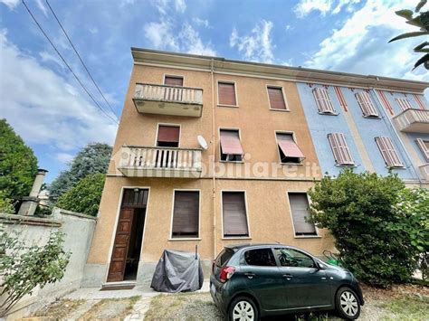 Vendita Villa Bifamiliare In Via De Amicis 12 Alessandria Da