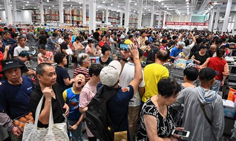 Americana Costco inaugura loja na China mas fecha às pressas após