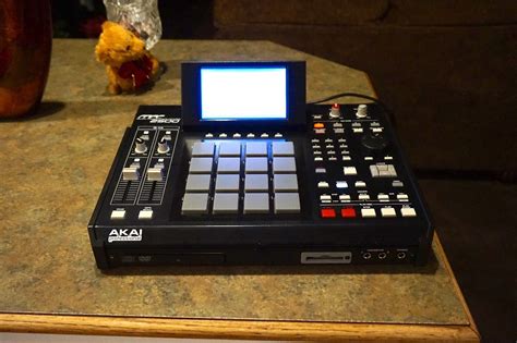 Akai Mpc With Mb Ram Dvd Rom Drive Project Machine Mpchunter