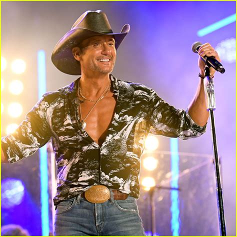 The Wealthiest Country Singers Of All Time Ranked From Lowest To