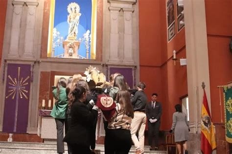 Entronización del Santo Cristo en la parroquia de M Auxiliadora